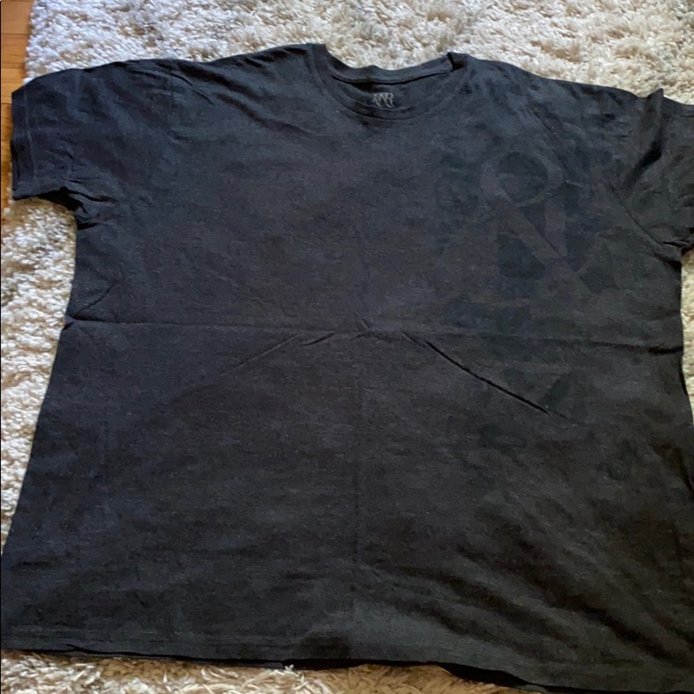 Men’s Rock & Republic charcoal grey graphic tee